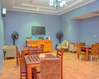 K27 Premier Backpackers - Daressalam - Restaurant