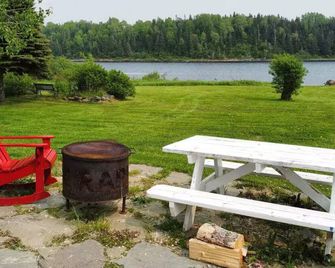 Cache Rapids Vacation Rental - Deer Lake - Patio