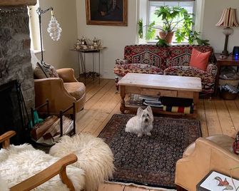 Beautiful Stone Home in Champlain Valley, Essex NY - Essex - Living room