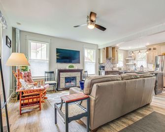 Lavish House w/ Patio - 2 Blocks to Green Lake! - Green Lake