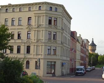 Hostel im Medizinerviertel - Halle - Building