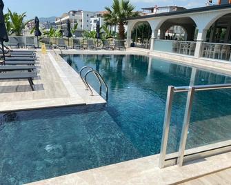 Adahan Hotel - Gümüldür Cumhuriyet - Pool