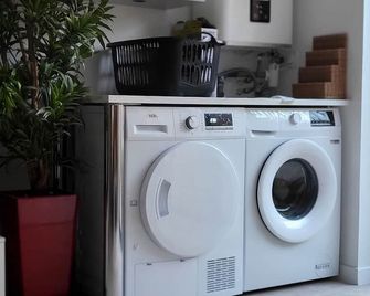 Detached apartment 9 minutes' walk from the station - Épône - Laverie