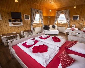 Hestasport Cottages - Varmahlid - Bedroom