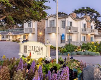 Pelican Inn & Suites - Cambria - Building