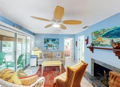 21 Palms - Anna Maria - Living room