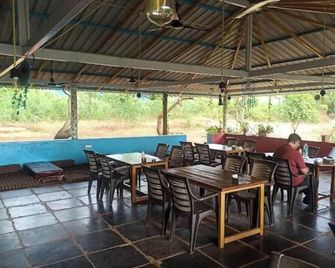 Niramaya beach view stay - Gokarna - Restaurante
