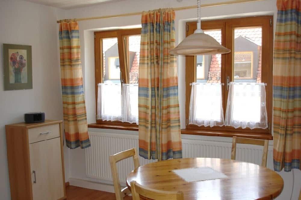 centrally located in quiet side road - ميونخ - غرفة طعام