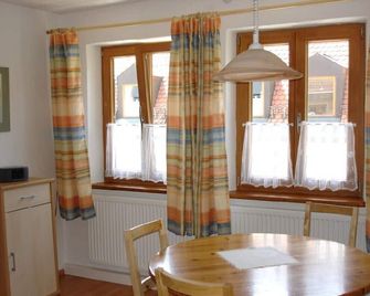 centrally located in quiet side road - ميونخ - غرفة طعام