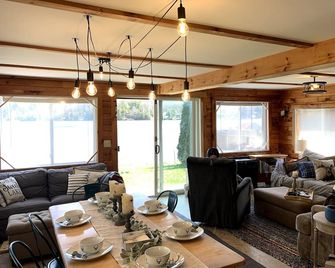 on gorgeous Great Pond (lake), great for families! - Belgrade - Comedor