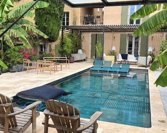 Maison Jacotte orange - Orange - Piscine