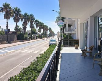 Lido Rooms And Apartments - Fermo - Balcony