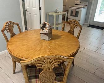 Egret - 1st Floor Freshly Updated Kit W&D 3 Miles to Beach - Bonita Springs - Dining room