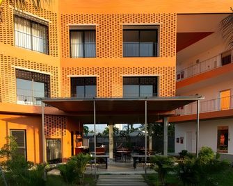 Huynh Thao Hotel - Ben Tre - Building