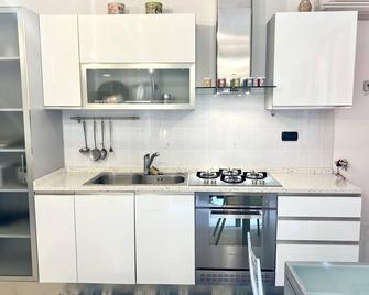 Provenzano Top Floor - Siena - Kitchen