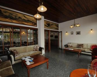 Byzantion Hotel - Esparta - Sala de estar