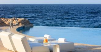 Renaissance Wind Creek Curacao Resort - Willemstad - Pool