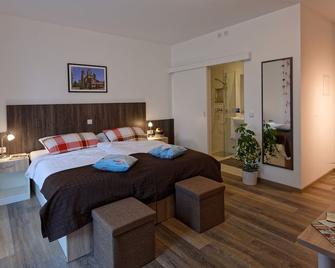 Gästehaus Am Hochsimmer - Mayen - Schlafzimmer