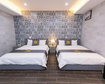 Hera Hotel - Hanoi - Bedroom