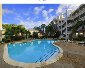 Condo With Best Sunrise, Ocean Casa Del Mar View And Fishing Piers In Galveston! - Galveston - Pool