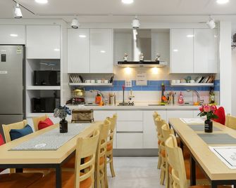 Myeongdong Sunshine Guesthouse - Seoul - Kitchen