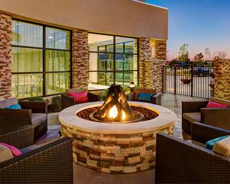 Hilton Garden Inn Dallas/Arlington South - Arlington - Patio