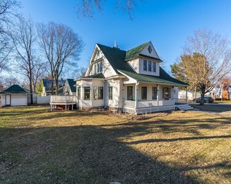 Historic Beauty w Modern Updates Near Taylor's Falls - Osceola - Edificio