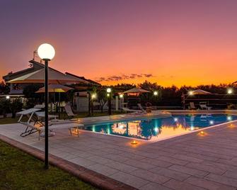 Jamm Jà - Paestum - Zwembad