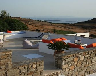 Cycladic Villa Kamari - Parikia - Balcon