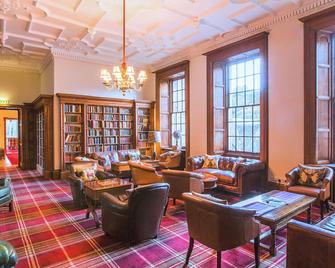 Carberry Tower Mansion House And Estate - מוסלברו - טרקלין