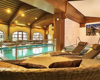 ويلنيس - أوند بيير هوتل أدام براو - بودينمايس - حوض السباحة