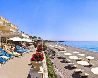 Hellenia Yachting Hotel - Giardini Naxos - Spiaggia