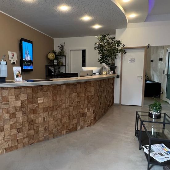 Front desk view of Opera Hotel Köln