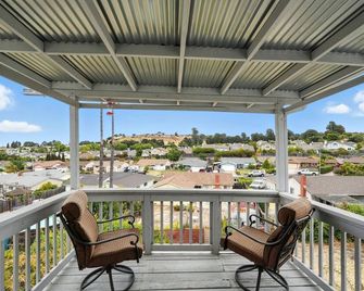 Welcoming 3-bedroom house in Tara Hills - San Pablo - Balcony