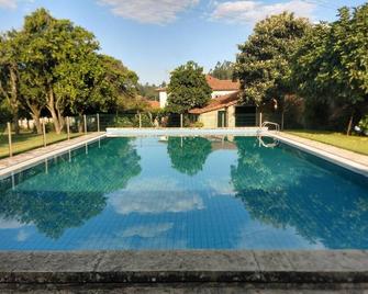 House in a farmhouse with pool and tennis court - Barcelos - Pool