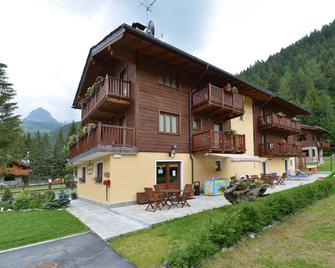 Le Petit Abri - Champoluc - Building