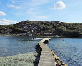 Villa with sea plot, pier and boathouse in Edshult SE09172 - Hälleviksstrand