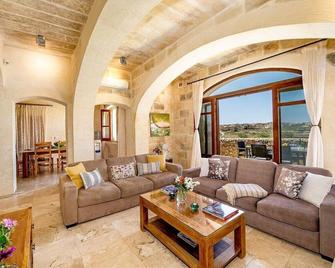 Hamlet 1 Holiday Home - Għasri - Sala de estar