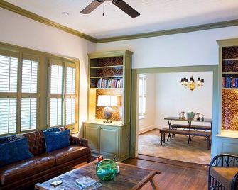 Hoodwood bed and breakfast - Thomasville - Wohnzimmer
