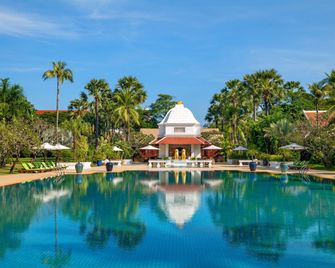 Raffles Grand Hotel d'Angkor Siem Reap - Siem Reap - Piscina