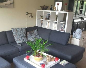 Spacious semi-detached house / family house in Middelburg near the center and beaches - Middelburg - Wohnzimmer