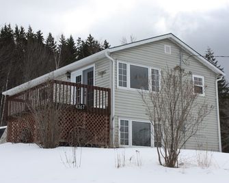 Charming cottage minutes from Gaelic College and Baddeck with WIFI - Baddeck - Building