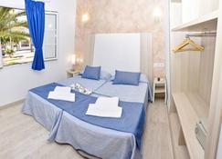 Apartamentos Maribel - Ciutadella de Menorca - Sypialnia