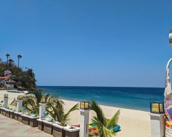 Mendelluke Suites - Puerto Galera - Beach