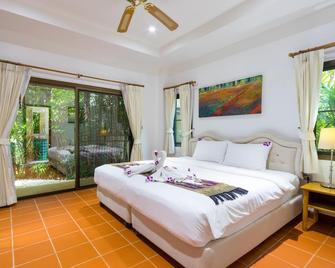 Luxury 4 Bed Infinity Pool Villa, Chef. - Karon - Makuuhuone