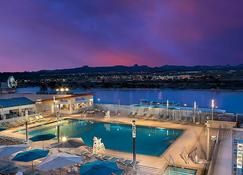 Panorama Room - 2 Queens at Aquarius Casino Resort - Laughlin - Pool