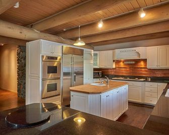 The Copper Lodge at Wallowa Lake - Joseph - Cocina