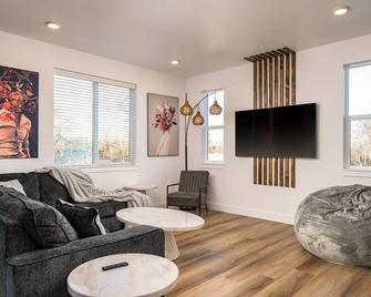 Luxury New Build 6 beds High End Home by Tennyson - Denver - Wohnzimmer