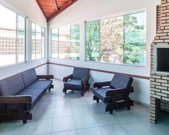 The Bridge Hostel Florianópolis - Florianópolis - Sala de estar