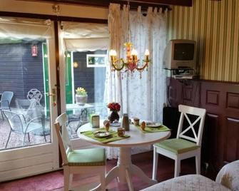 Bed And Breakfast Het Oude Bos - Bakkeveen - Comedor